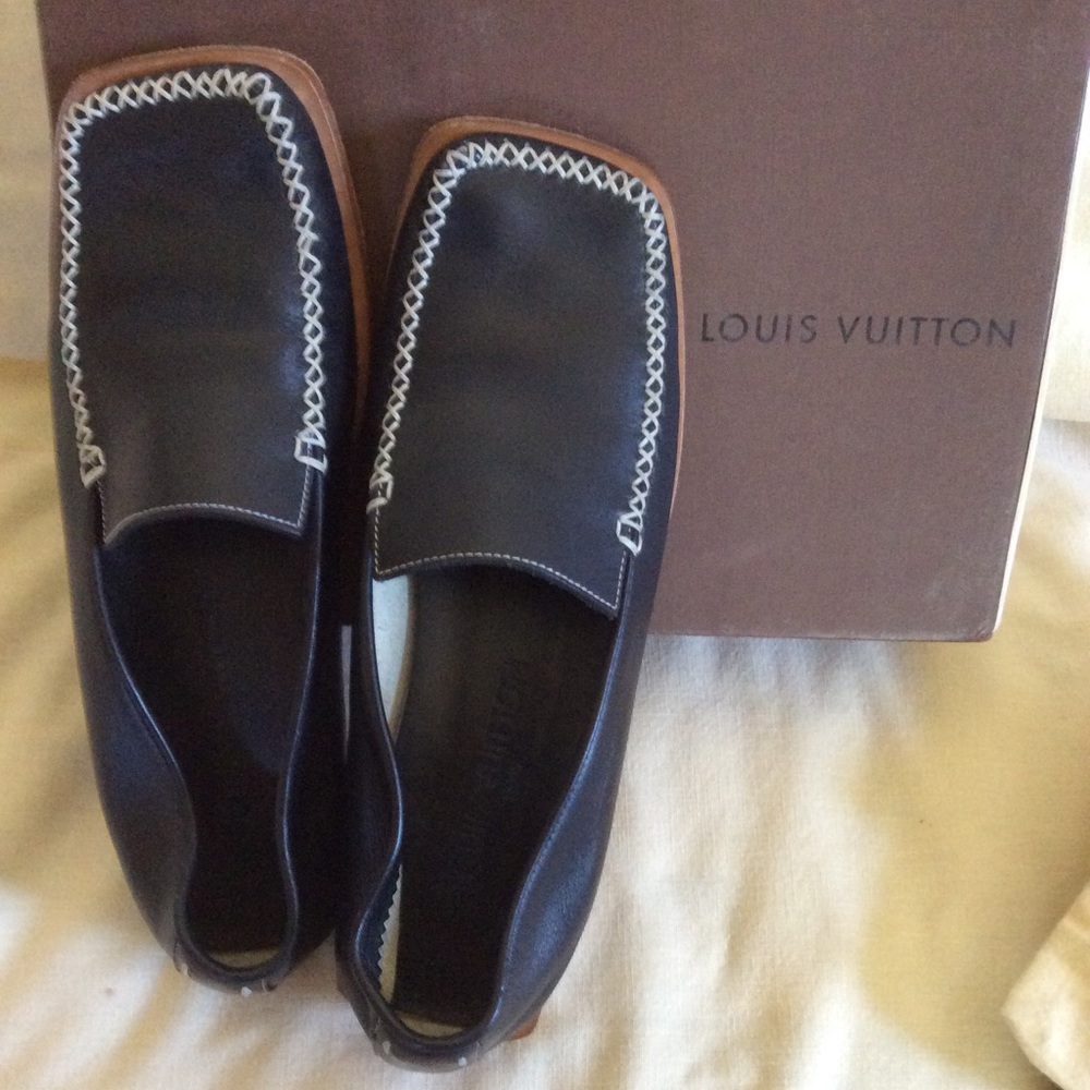 💯% Authentic Louis Vuitton Loafer/Flat in Black